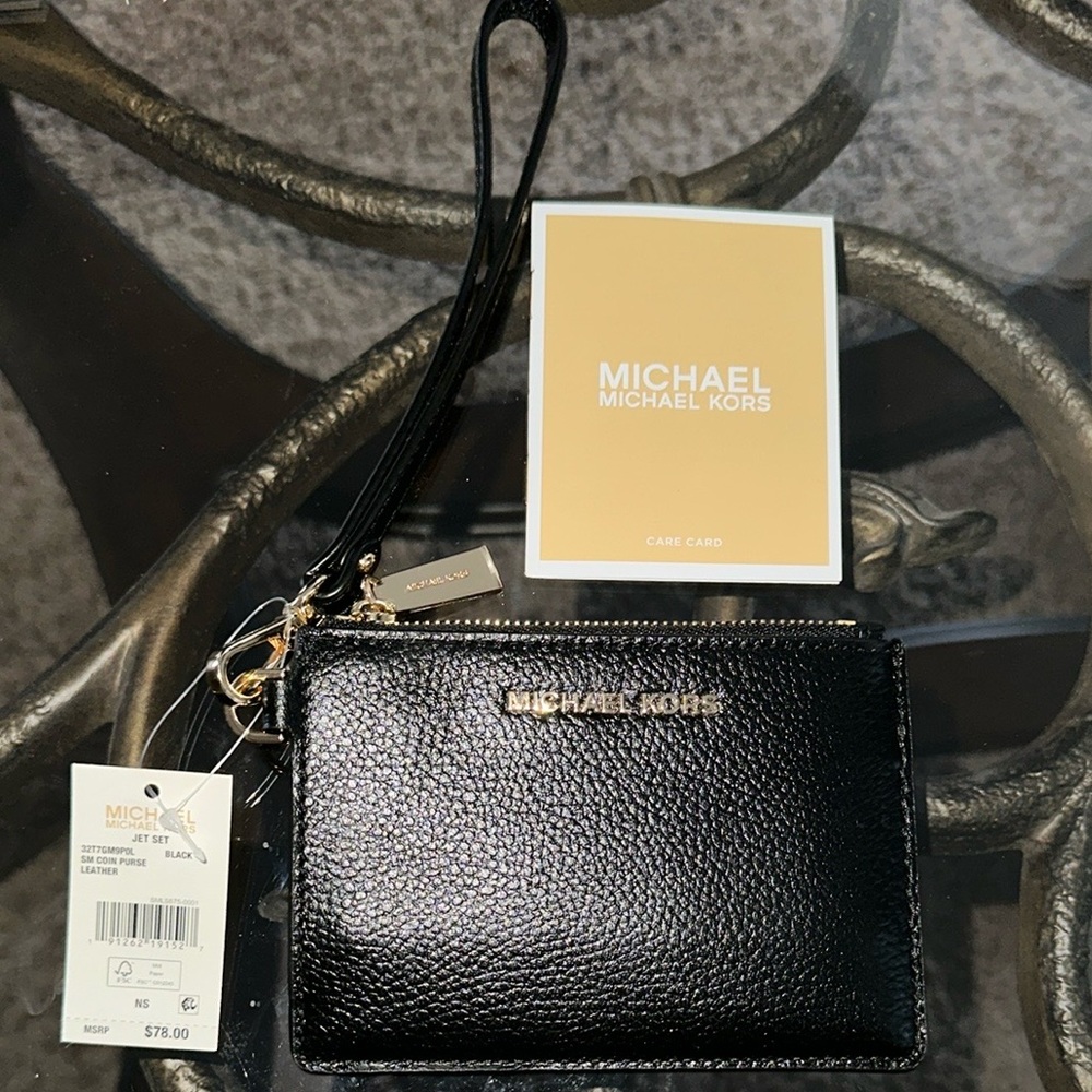 Michael❤️Kors~Black Pebbled leather coin/card wristlet NWT